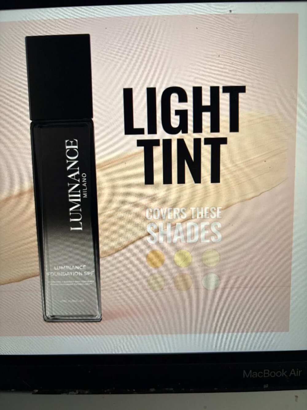 Luminance Milano Makeup 3 piece set sealed - Picture 7 of 9